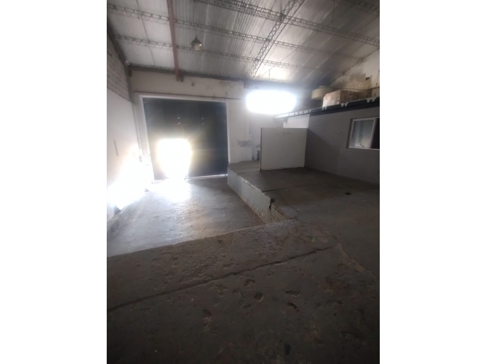 Alquiler Galpon zona Juan B. Justo - 1