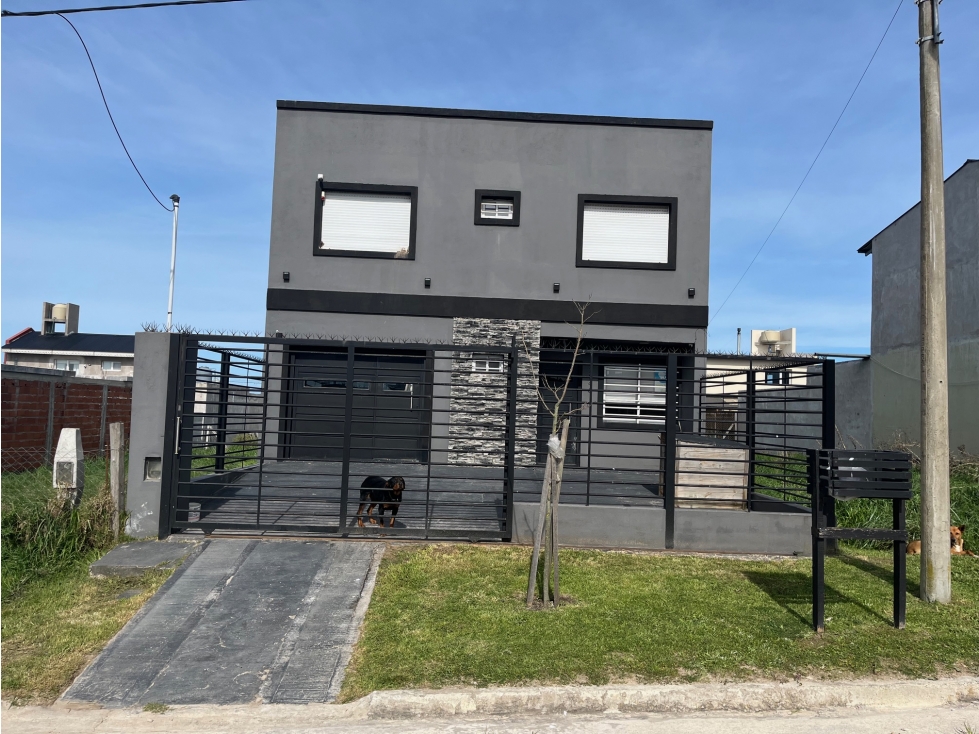 Chalet 4 amb. A estrenar