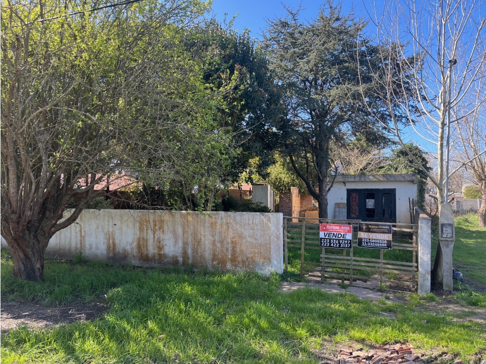 Lote en venta Barrio Felix U Camet