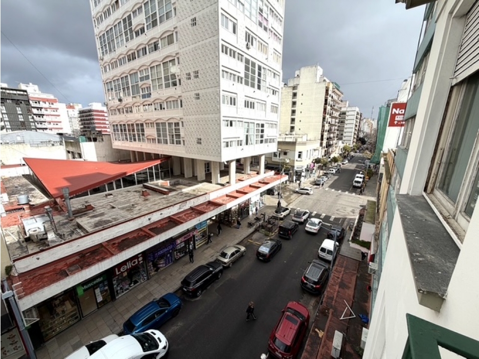 Departamento 4 ambientes a la calle en venta - 2