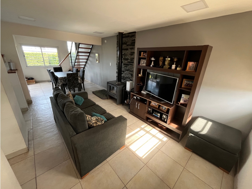 Chalet 4 amb. A estrenar — foto 5