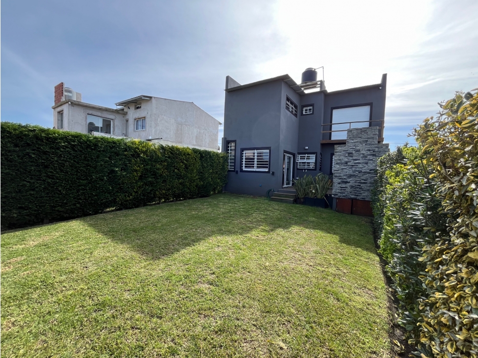Chalet 4 amb. A estrenar — foto 2