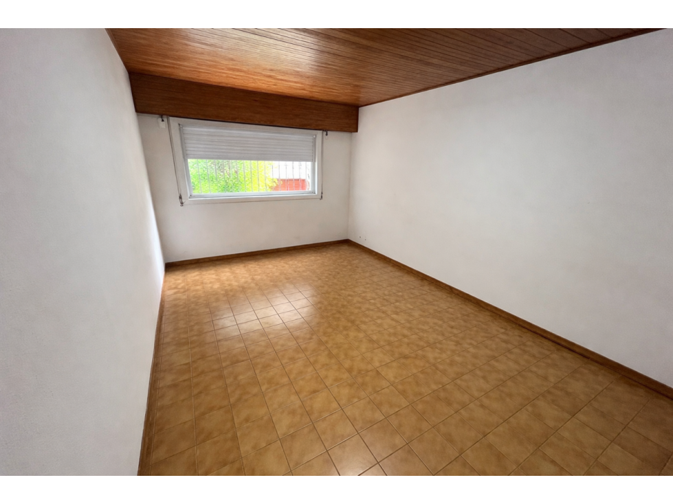 Chalet 3 ambientes + Depto 1 ambiente + gran parque - 6