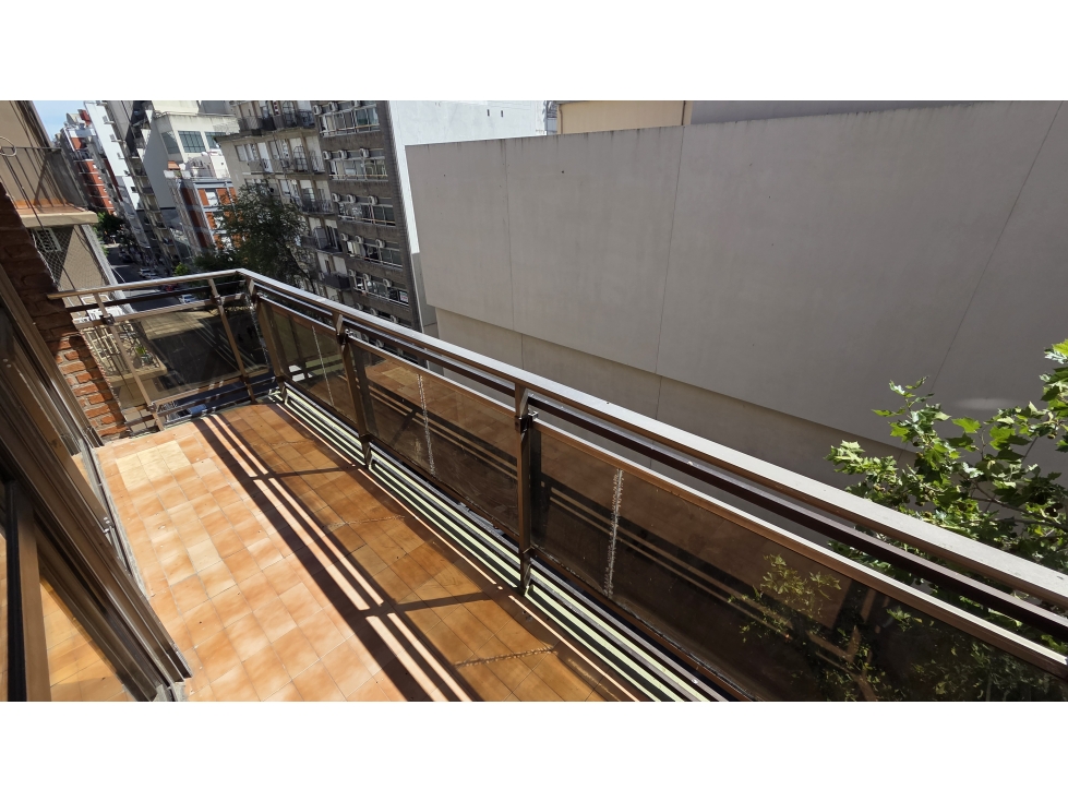 DOS AMBIENTES A LA CALLE CON COCHERA EN EL MISMO EDIFICIO. — foto 6