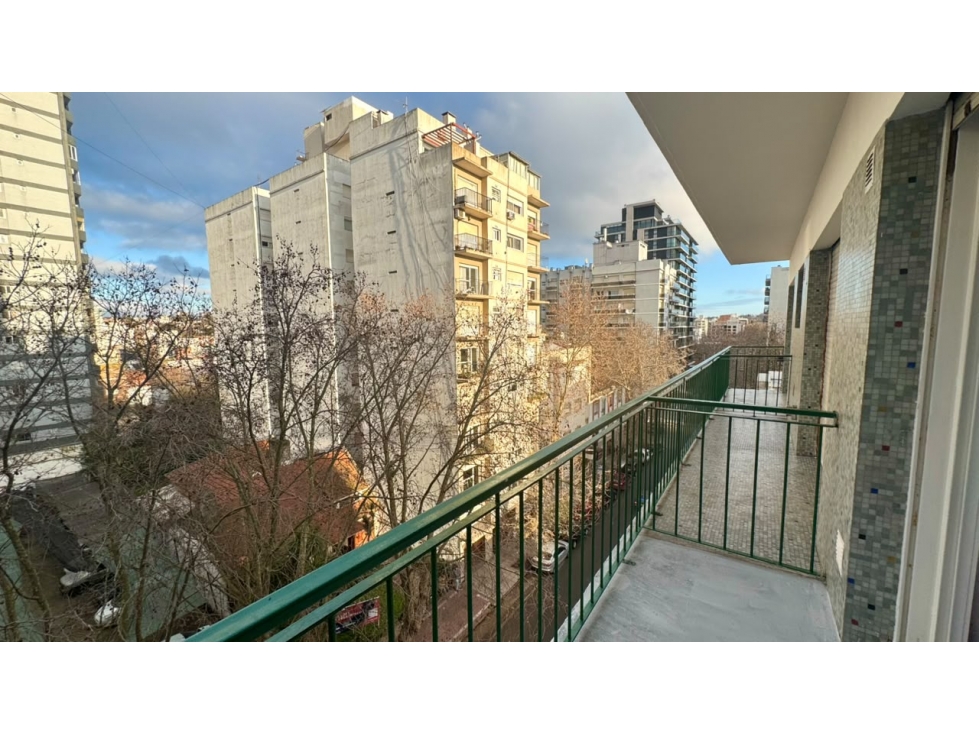 DOS AMBIENTES A LA CALLE CON BALCÓN SALIENTE. - 4