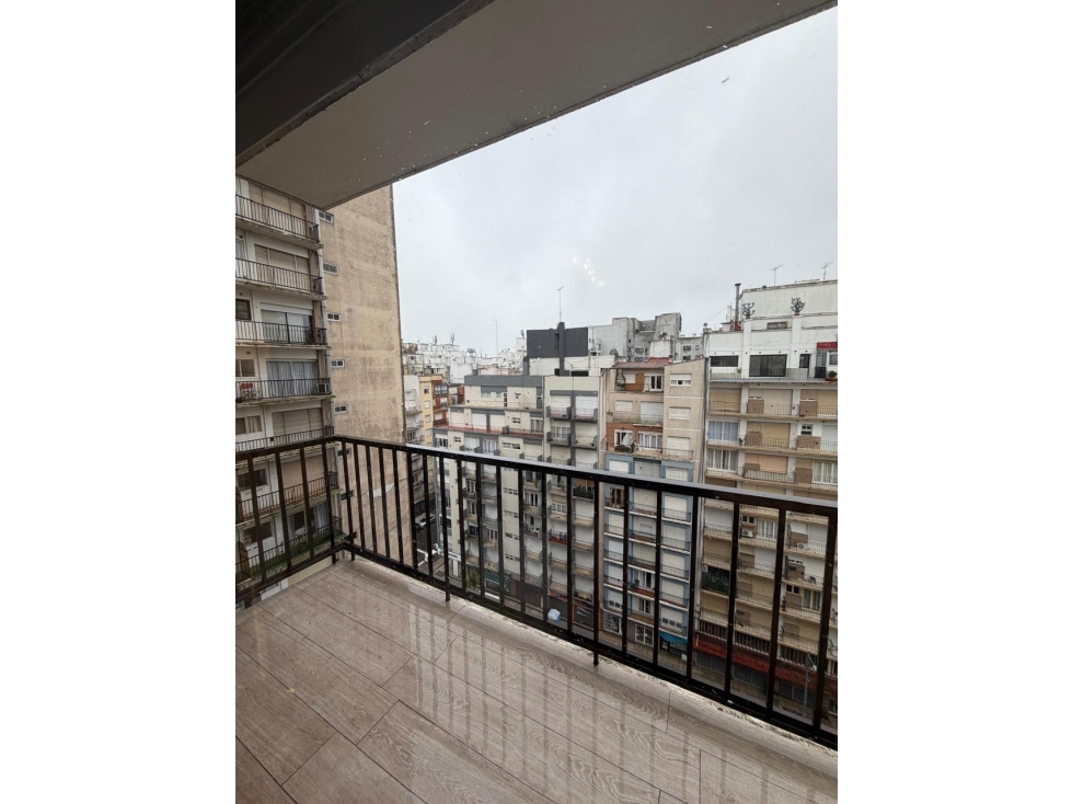 TRES AMBIENTES RECICLADO CON BALCÓN SALIENTE. — foto 6