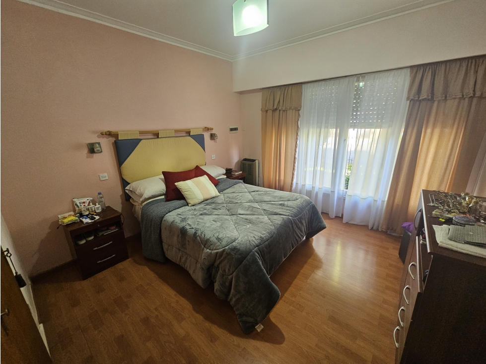 chalet 4 dormitorios + departamento de 2 ambientes — foto 4