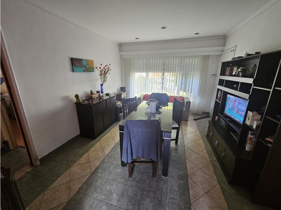 chalet 4 dormitorios + departamento de 2 ambientes — foto 2