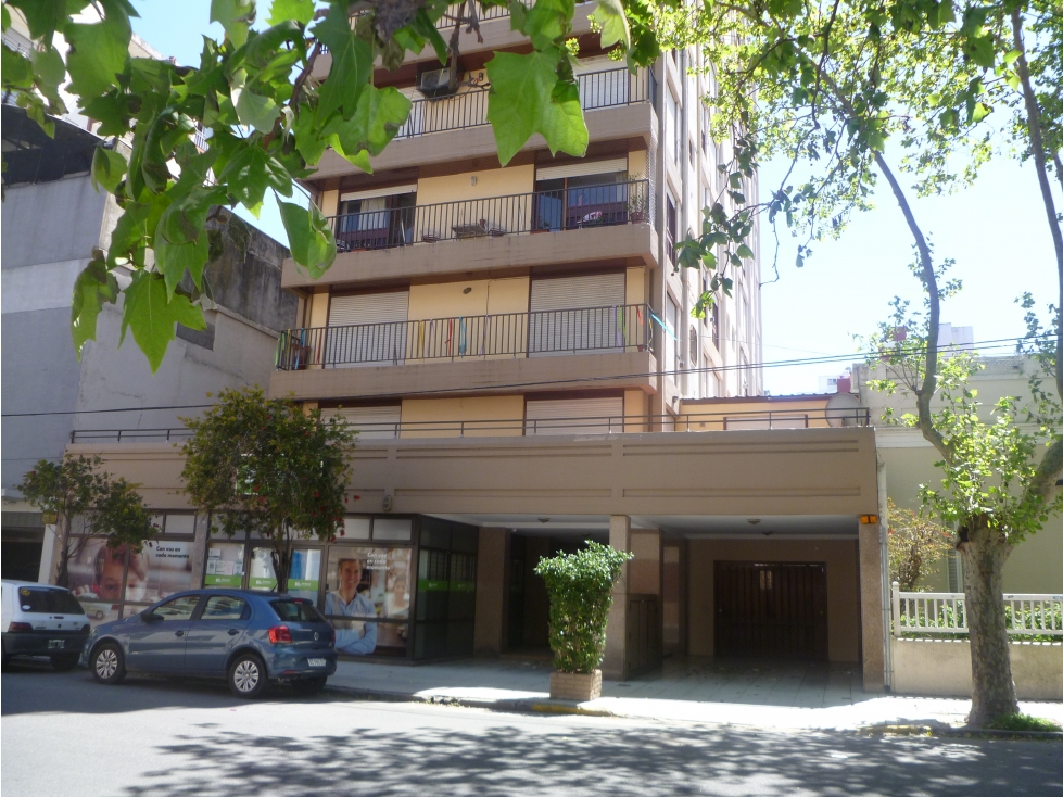 VENTA COCHERA EN LA PERLA