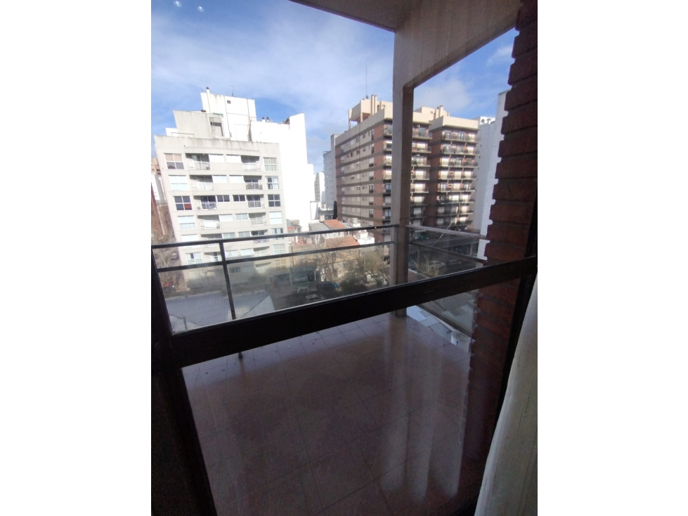 2 Ambientes Con 2 Balcones | La Perla | A 4 Cuadras Del Mar — foto 3