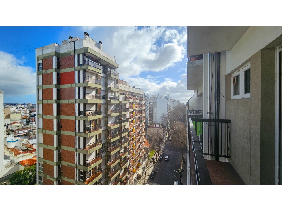 1 AMB a la Calle con Balcón Saliente y Cochera Cubierta