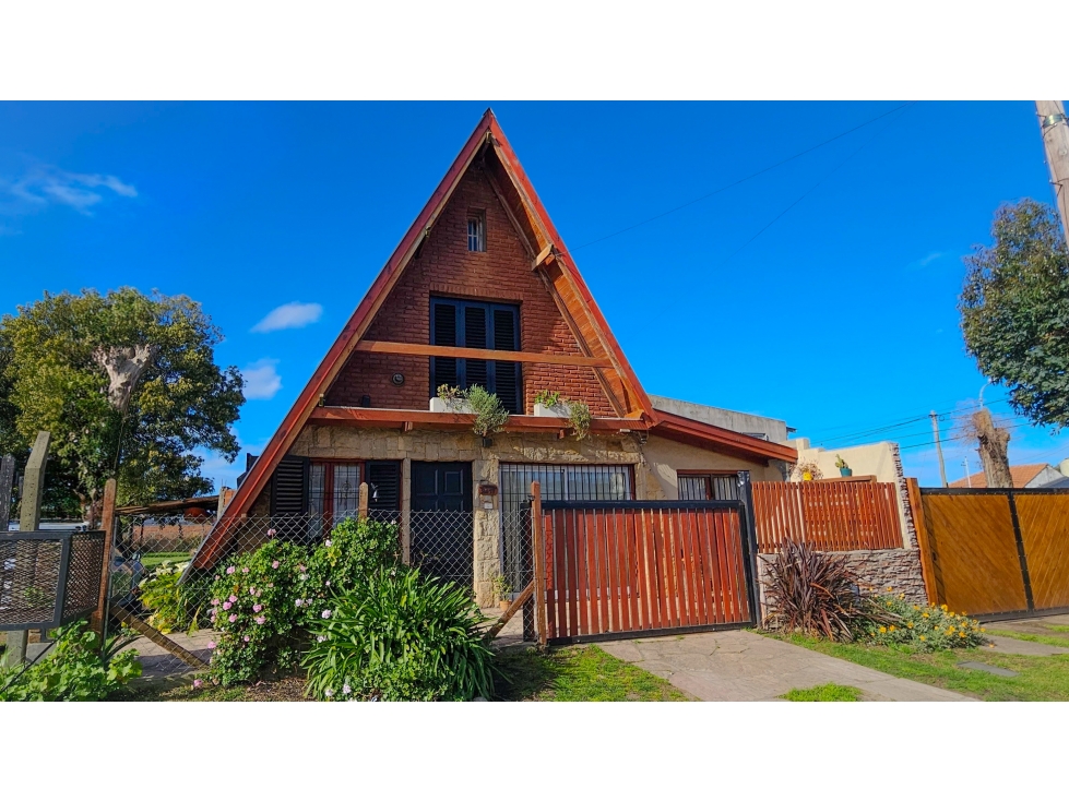 CHALET de 4 AMB c/ QUINCHO y JARDÍN - PUNTA MOGOTES — foto 3