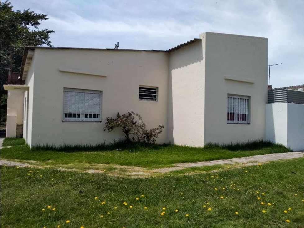 VENTA en block. Casa 3 AMB c/ patio y garaje + depto 2 AMB c/ patio - 2