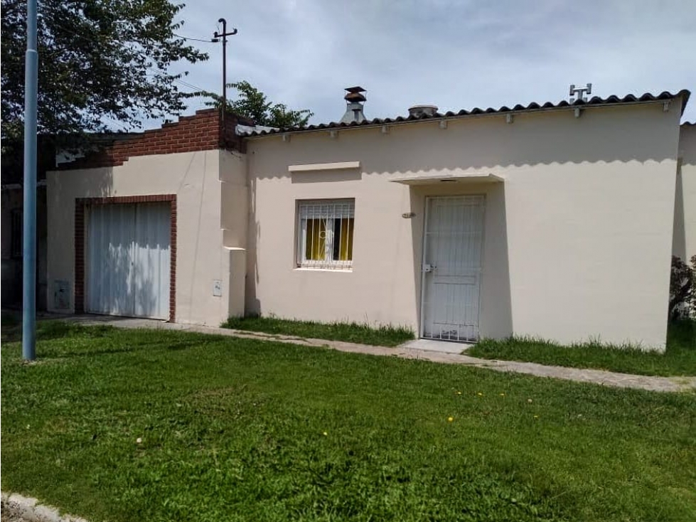 VENTA en block. Casa 3 AMB c/ patio y garaje + depto 2 AMB c/ patio - 3