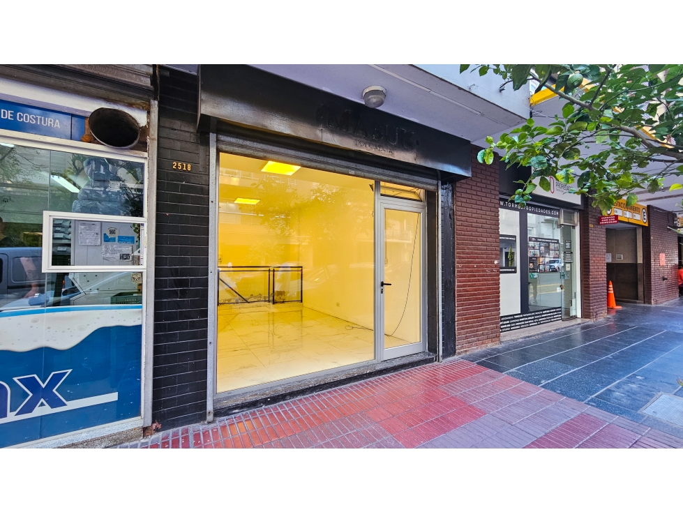 Alquiler 24 meses - Local a la calle en importante zona Comercial - 5