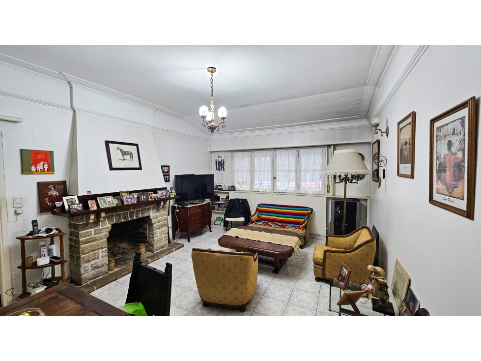 Lote en zona R1. Casa de 6 AMB apto profesional. Inmejorable ubicación — foto 4