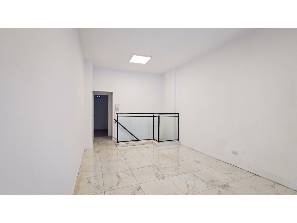 Venta - Local a la calle en importante zona Comercial - 5
