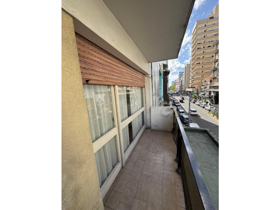 DPTO DE 3 AMBIENTES A LA CALLE CON BALCON - CENTRO — foto 5