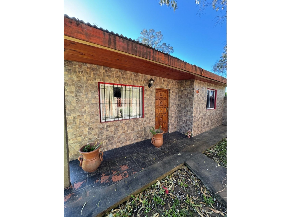 CASA DE TRES AMBIENTES - BARRIO EL JARDIN DE STALLA MARIS — foto 2