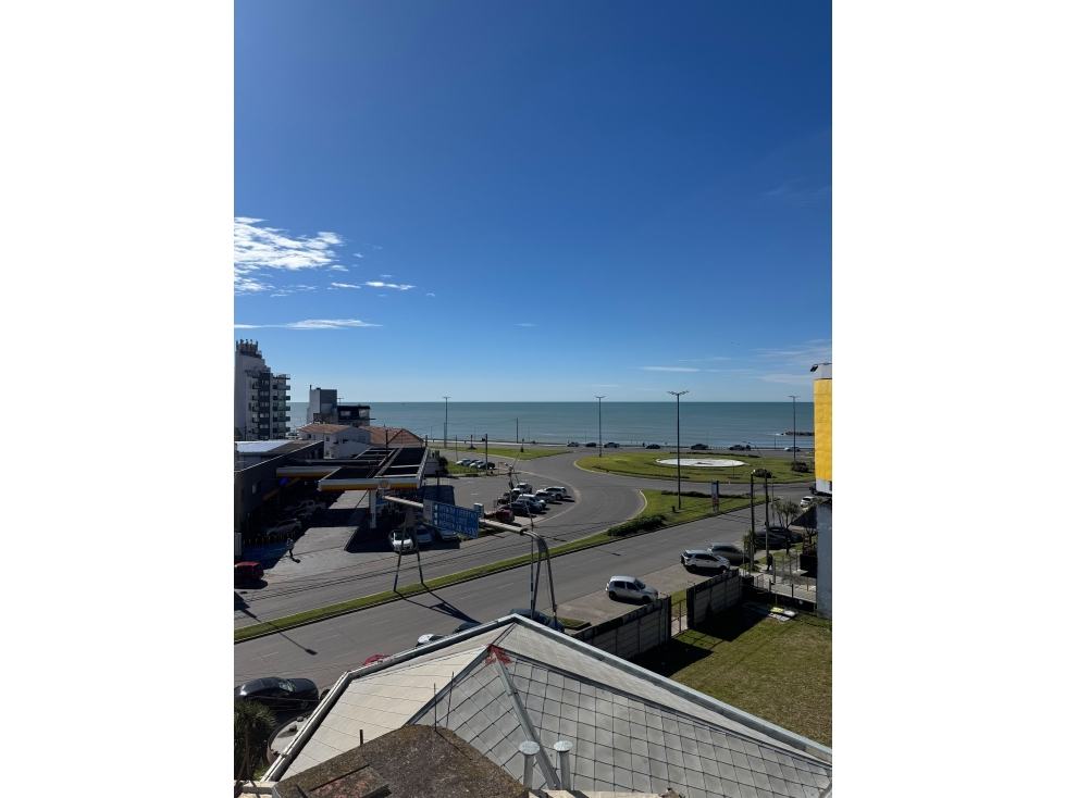 CONSTITUCION Y DERQUI - DPTO DE DOS AMBIENTES CON VISTA AL MAR — foto 2