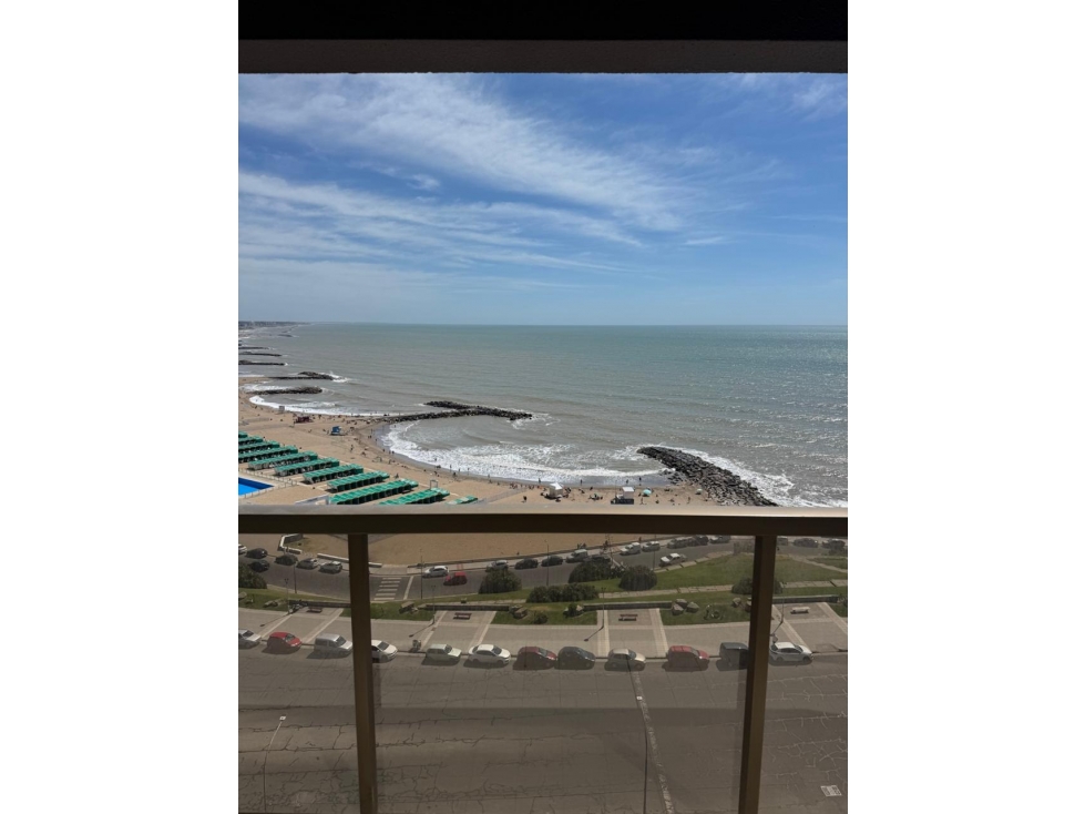 DEPARTAMENTO FRENTE AL MAR - EN PLENO CORAZON DE LA PERLA