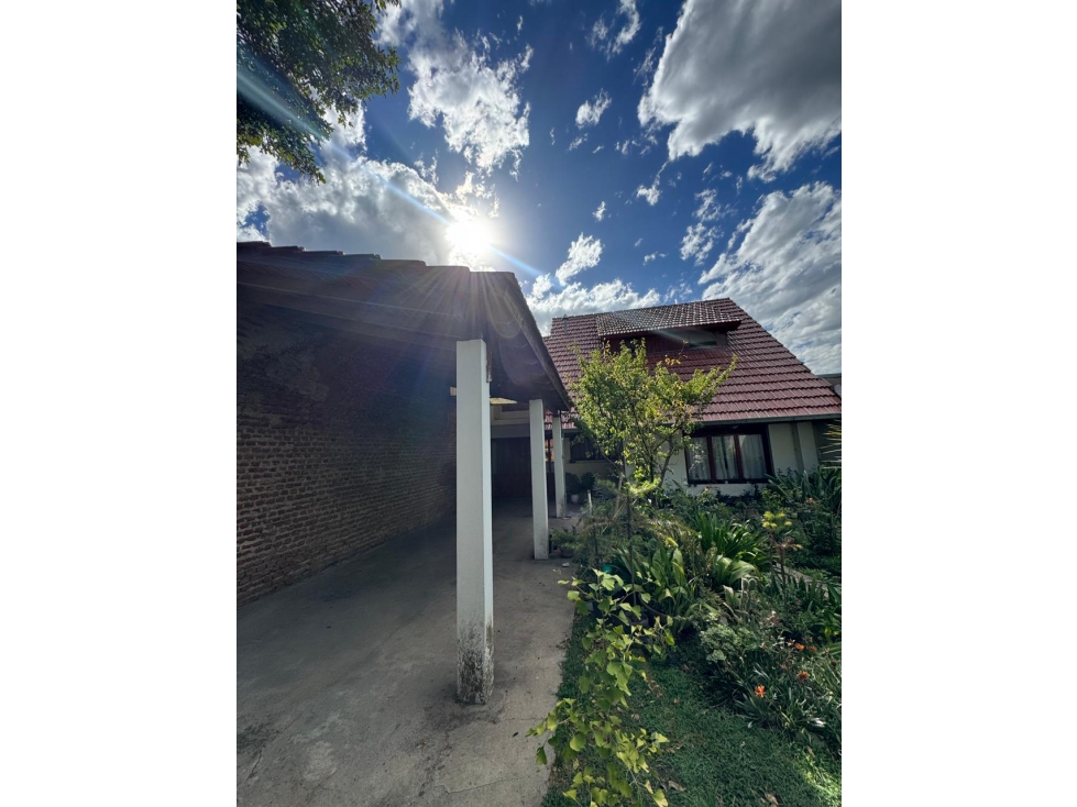 CHALET DE 6 AMBIENTES CON QUINCHO - BARRIO LOS PINARES — foto 4