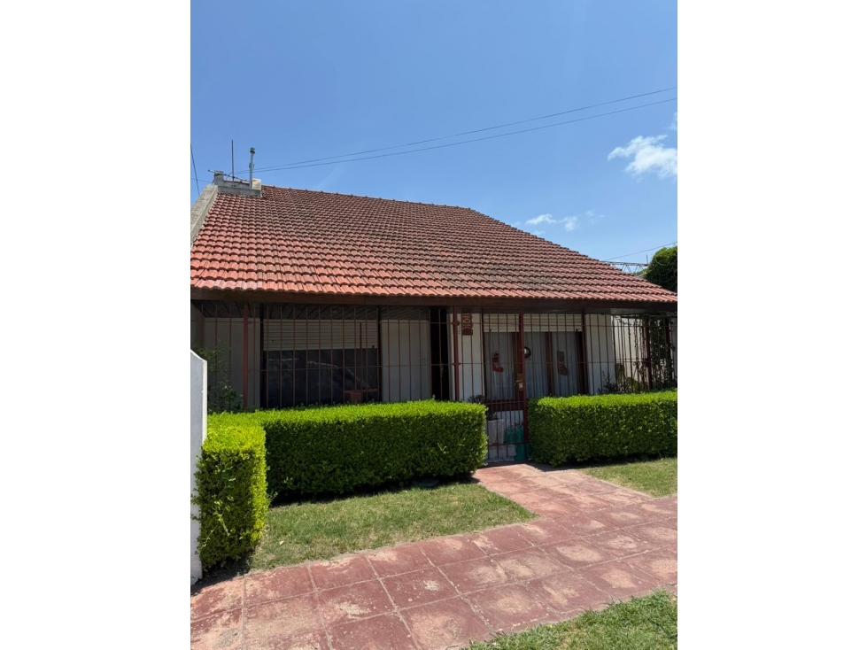 VENTA EN BLOK - CHALET DE 4 AMBIENTES + GALPON -FRANCIA Y AVELLANEDA — foto 2