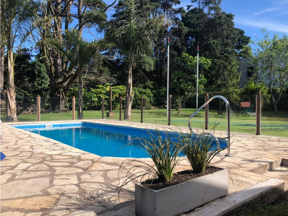 CASA DE 4 AMBIENTES - BARRIO COLINA ALEGRE
