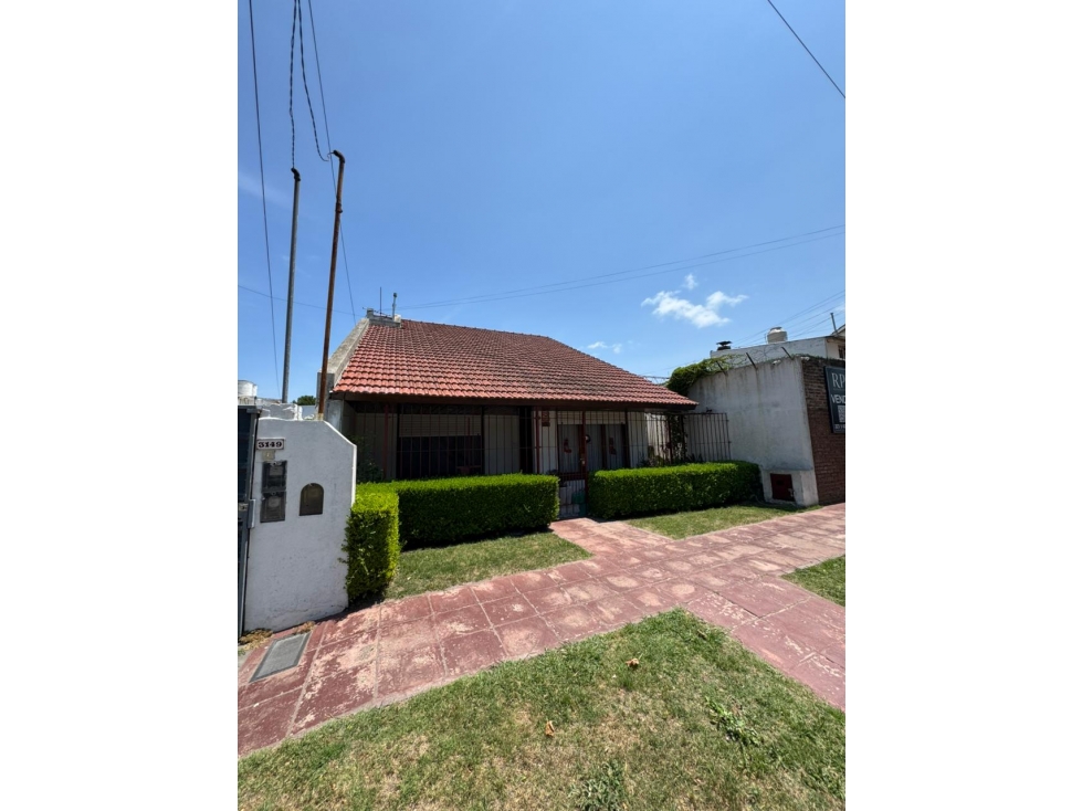 VENTA EN BLOK - CHALET DE 4 AMBIENTES + GALPON -FRANCIA Y AVELLANEDA