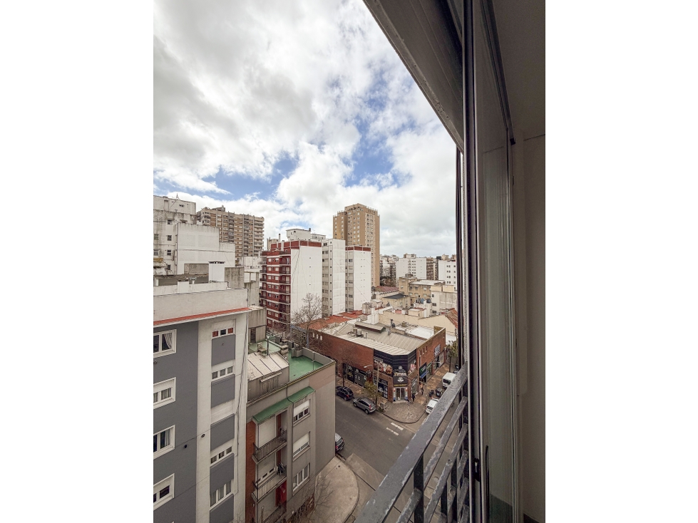 2 AMBIENTES A LA CALLE. TUCUMAN Y ALBERTI. — foto 5