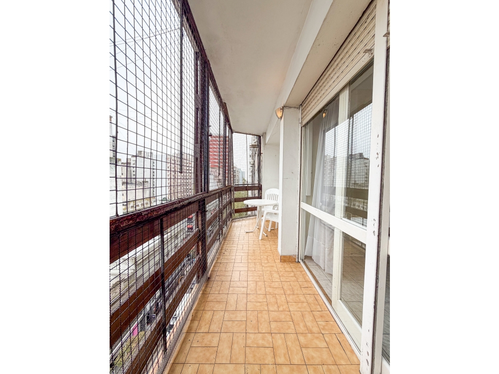3 AMBIENTES CON COCHERA. CENTRO. — foto 5