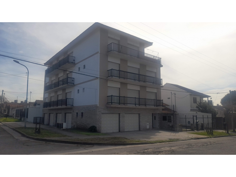 Departamento Tres Ambientes Con Cochera