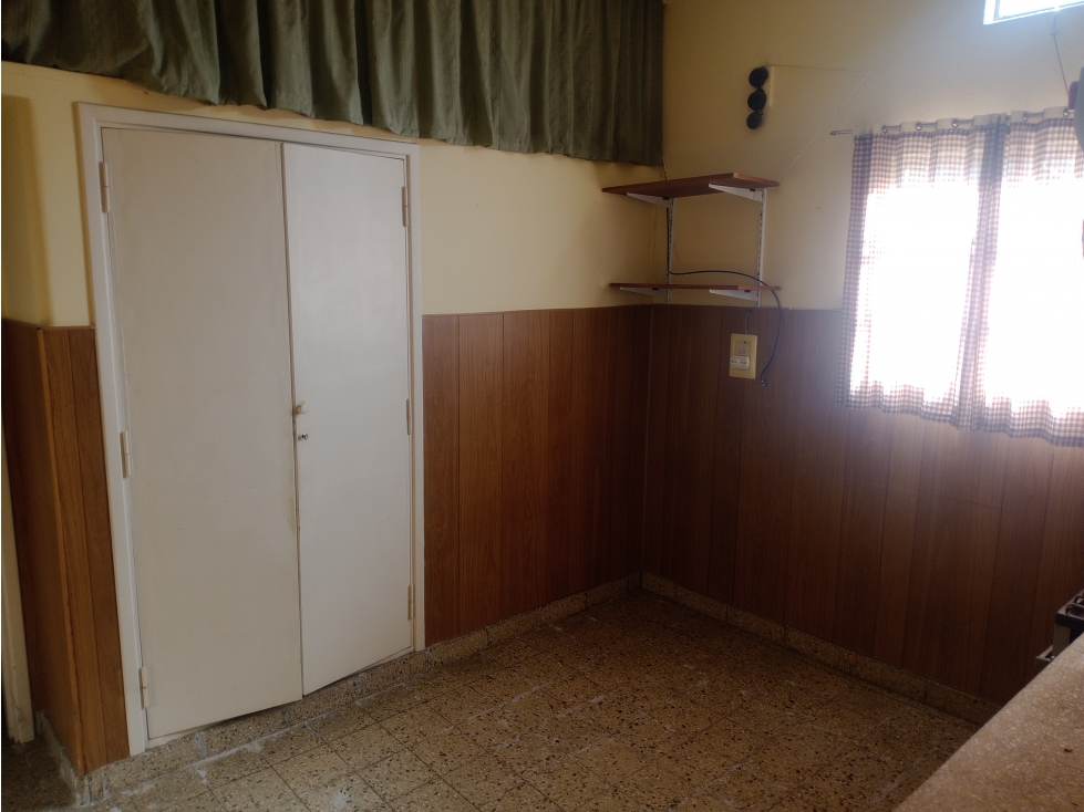 Chalet 3 amb., parque, quincho, trotadora. — foto 6