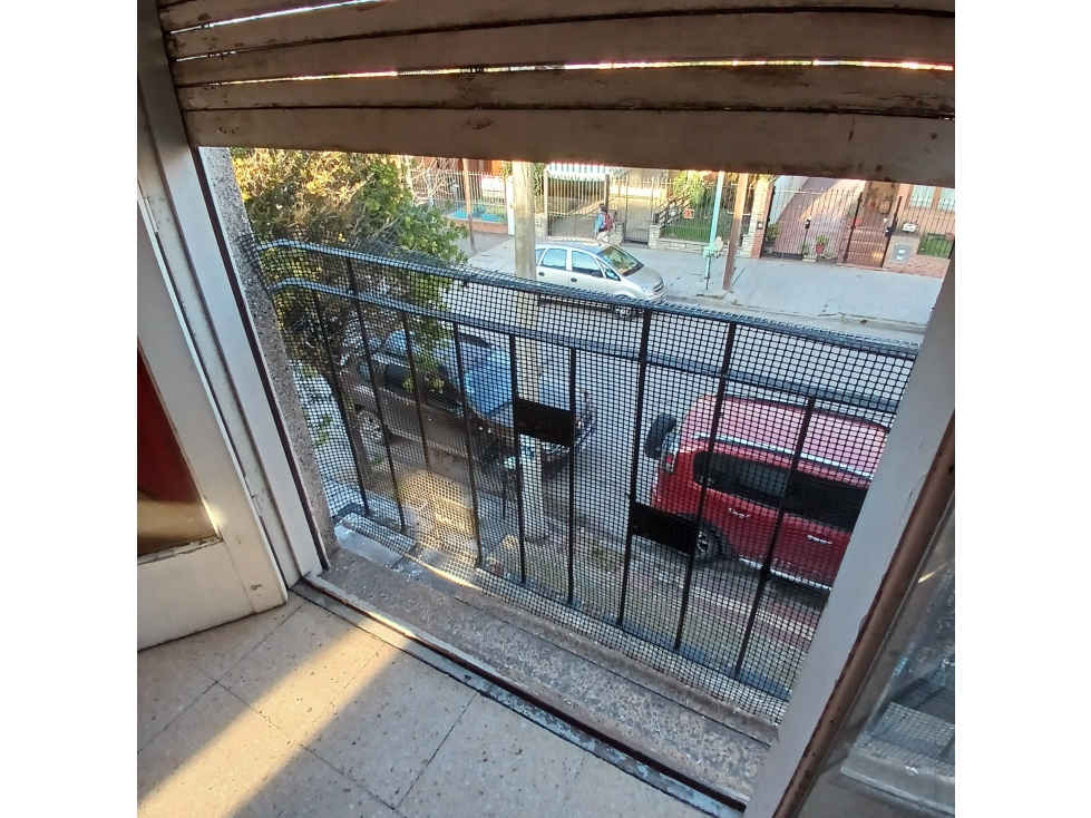 VENTA CHALET 3 AMB. EN PLANTA ALTA CON GARAGE DON BOSCO AL 1900 - 6