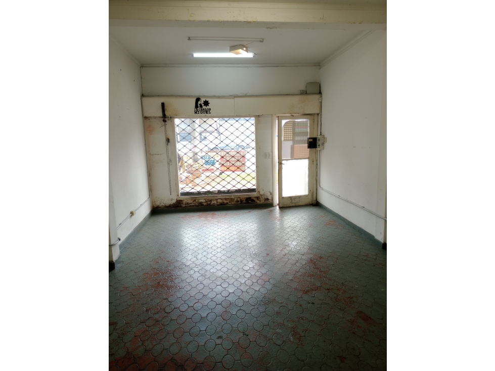 VENTA DE LOCAL COMERCIALSOBRE AV COLON AL 3900 CASI GUIDO