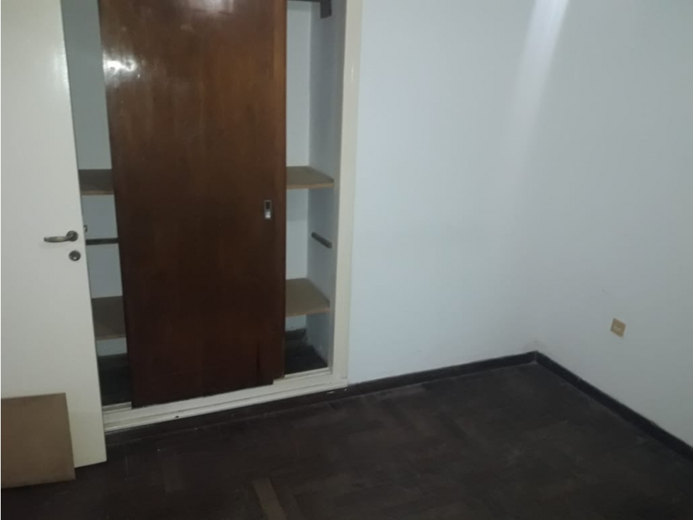 VENTA CHALET 3 AMB PARQUE, ENTRADA DE AUTOS COLON 6400 — foto 4