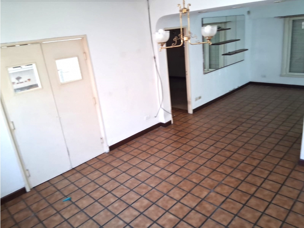 ALQUILER CHALET COMERCIAL 4 AMB. CON DEPEND SAN MARTIN ESQ PAMPA — foto 2