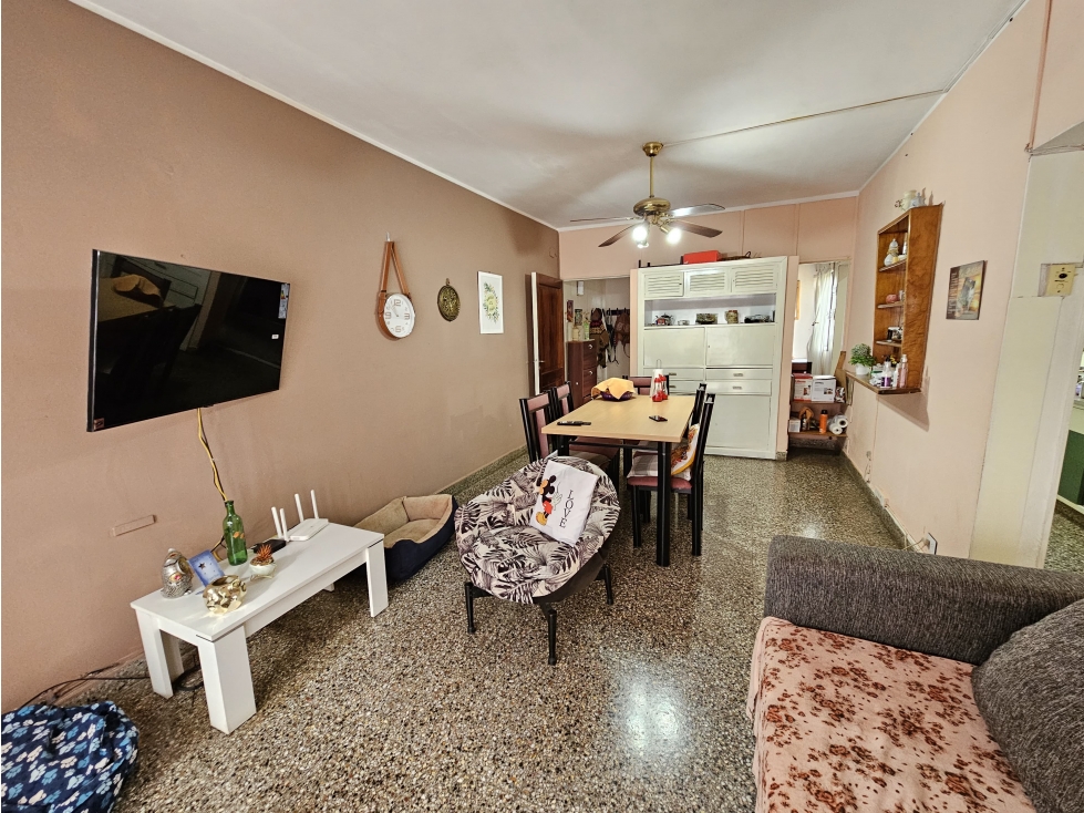venta de departamento de 4 ambientes 2° piso por escalera