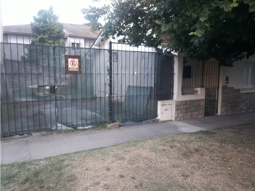 VENTA CHALET 3 AMB PARQUE, ENTRADA DE AUTOS COLON 6400 — foto 2