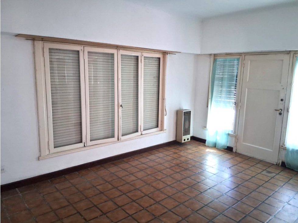 ALQUILER CHALET COMERCIAL 4 AMB. CON DEPEND SAN MARTIN ESQ PAMPA — foto 4