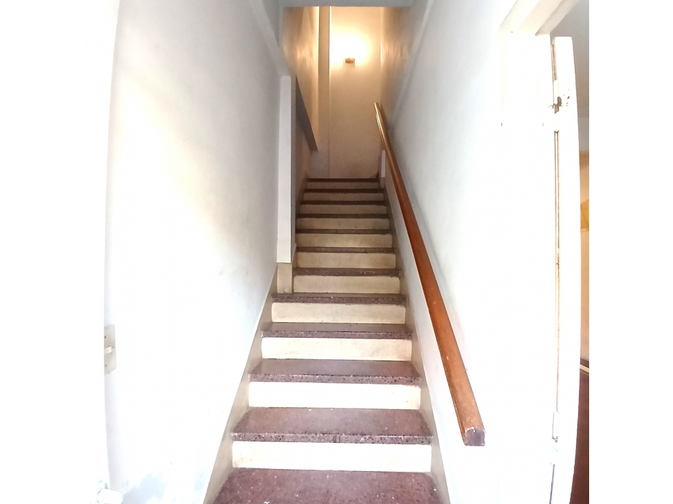 VENTA CHALET 3 AMB. EN PLANTA ALTA CON GARAGE DON BOSCO AL 1900 - 2