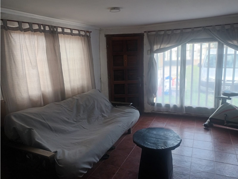 CHALET 3 AMB. CON GRAN PARQUE HEGUILOR AL 1000 LOTE 10X43 — foto 2