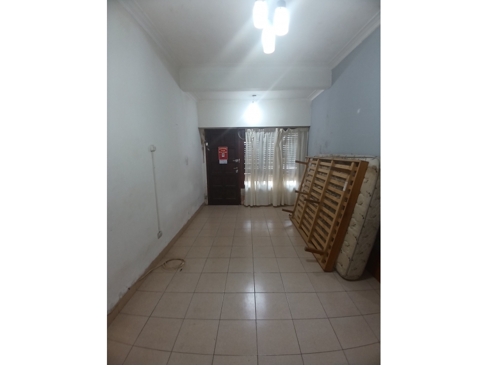 VENTA CASA 3 AMB. ENTRADA P/ VEHICULOS, DEPOSITO O TALLER, PARQUE — foto 3