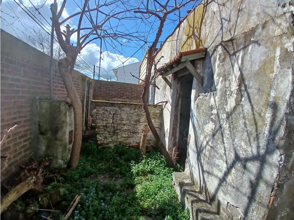 VENTA LOTE DE 8,66x34 CON CASA A RECICLAR O DEMOLER Don Bosco 2.838 — foto 4