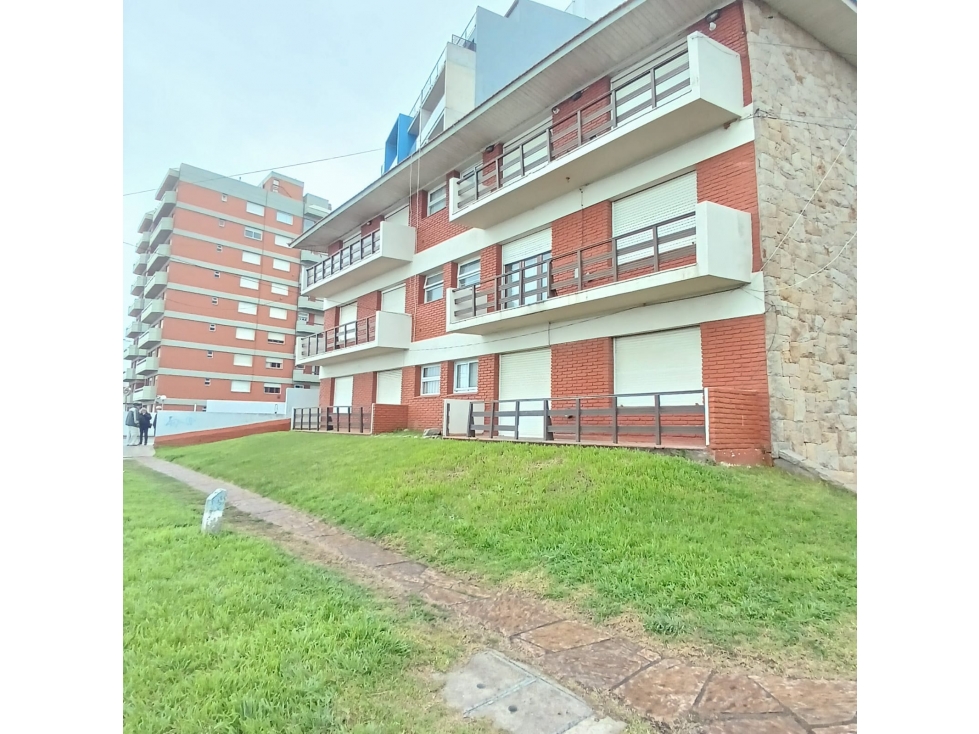 DEPARTAMENTO 2 AMBIENTES Y MEDIO CON COCHERA Y BAULERA VISTA AL MAR — foto 5
