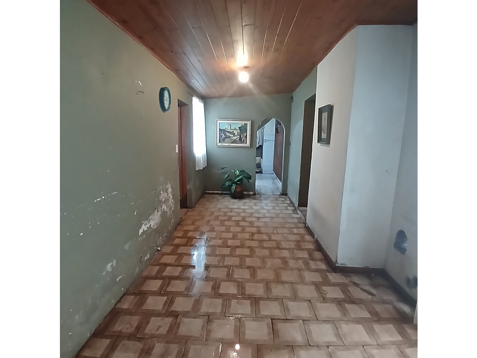 VENTA LOTE CON LOCAL Y VIVIENDA A RECICLAR O DEMOLER MORENO 4756 — foto 3