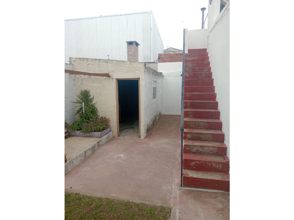 Casa 3 ambientes Garage dos vehiculos galpon terraza Patio Don Bosco — foto 6