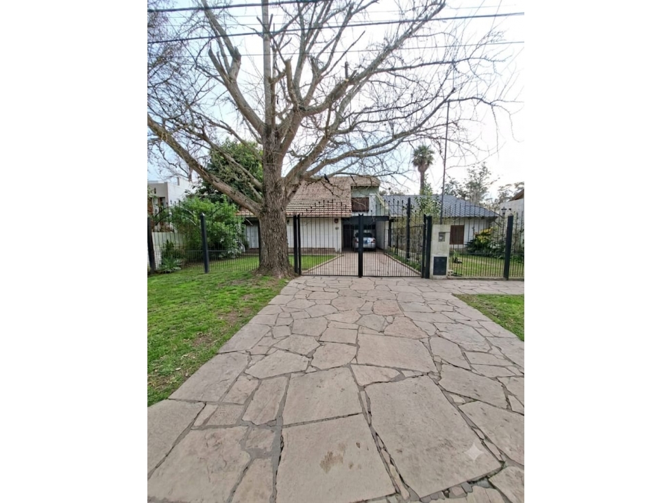 CHALET 4 AMB. PARQUE, QUINCHO, PISCINA BARRIO LA FLORIDA DE MDP