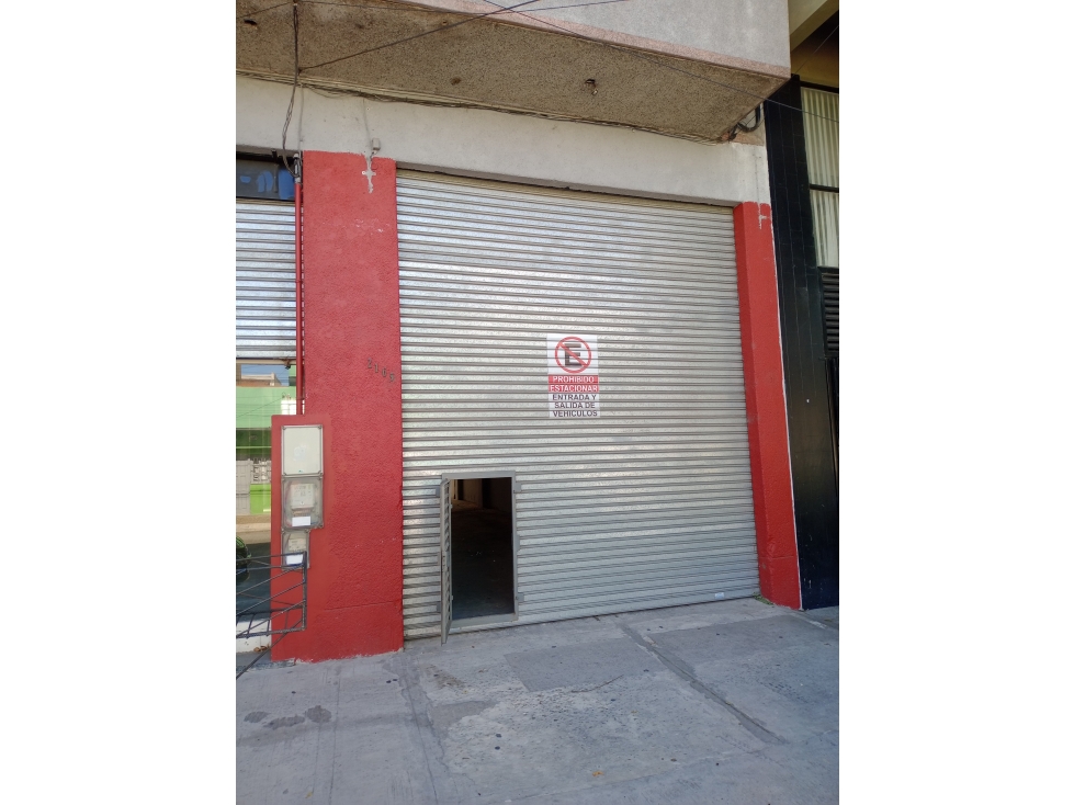 Galpon/Deposito sobre calle San Juan e/Av. Colon y Bolivar - 5