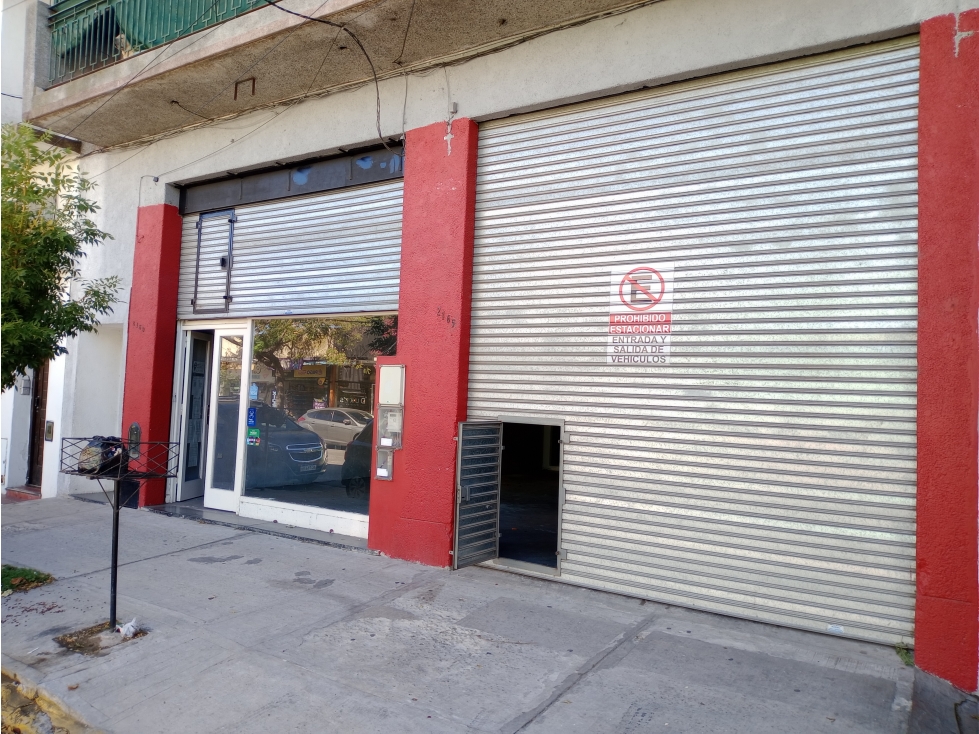 Galpon/Deposito sobre calle San Juan e/Av. Colon y Bolivar - 4